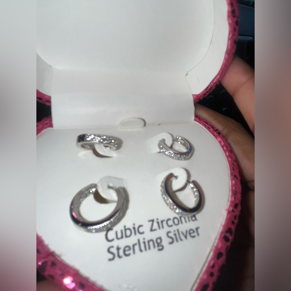 Women’s earrings